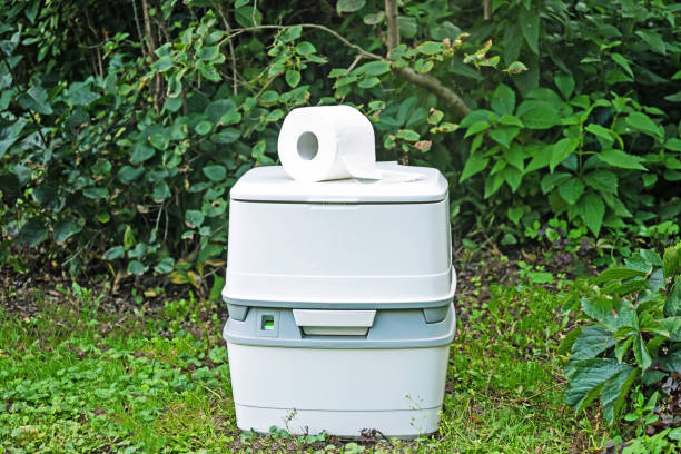 Best Portable restroom trailer rental  in Carthage, IL